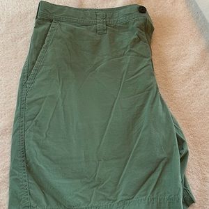 Columbia Mens Shorts 36 Pale Green